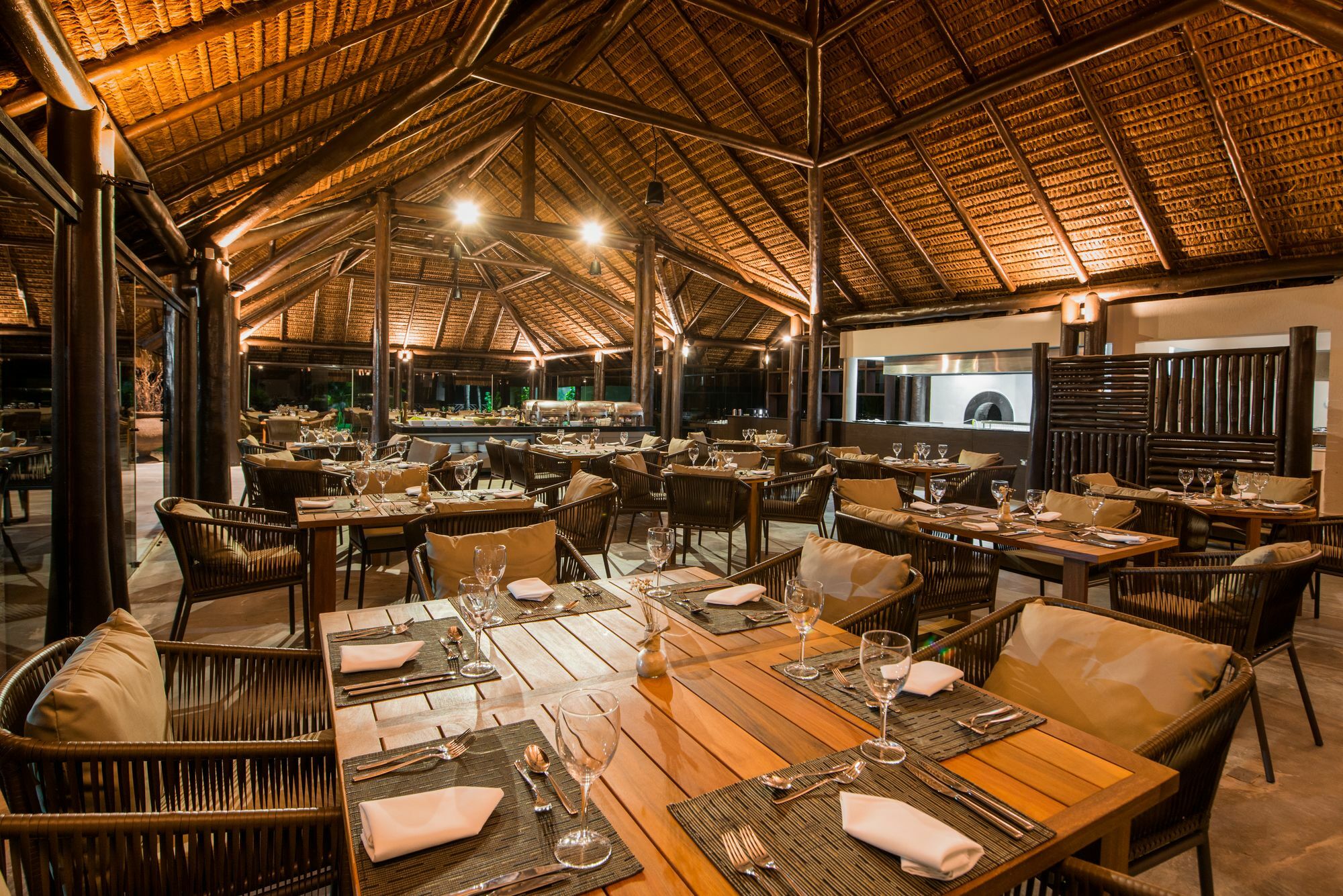 Hotel Wish Natal Esterno foto The restaurant at the resort